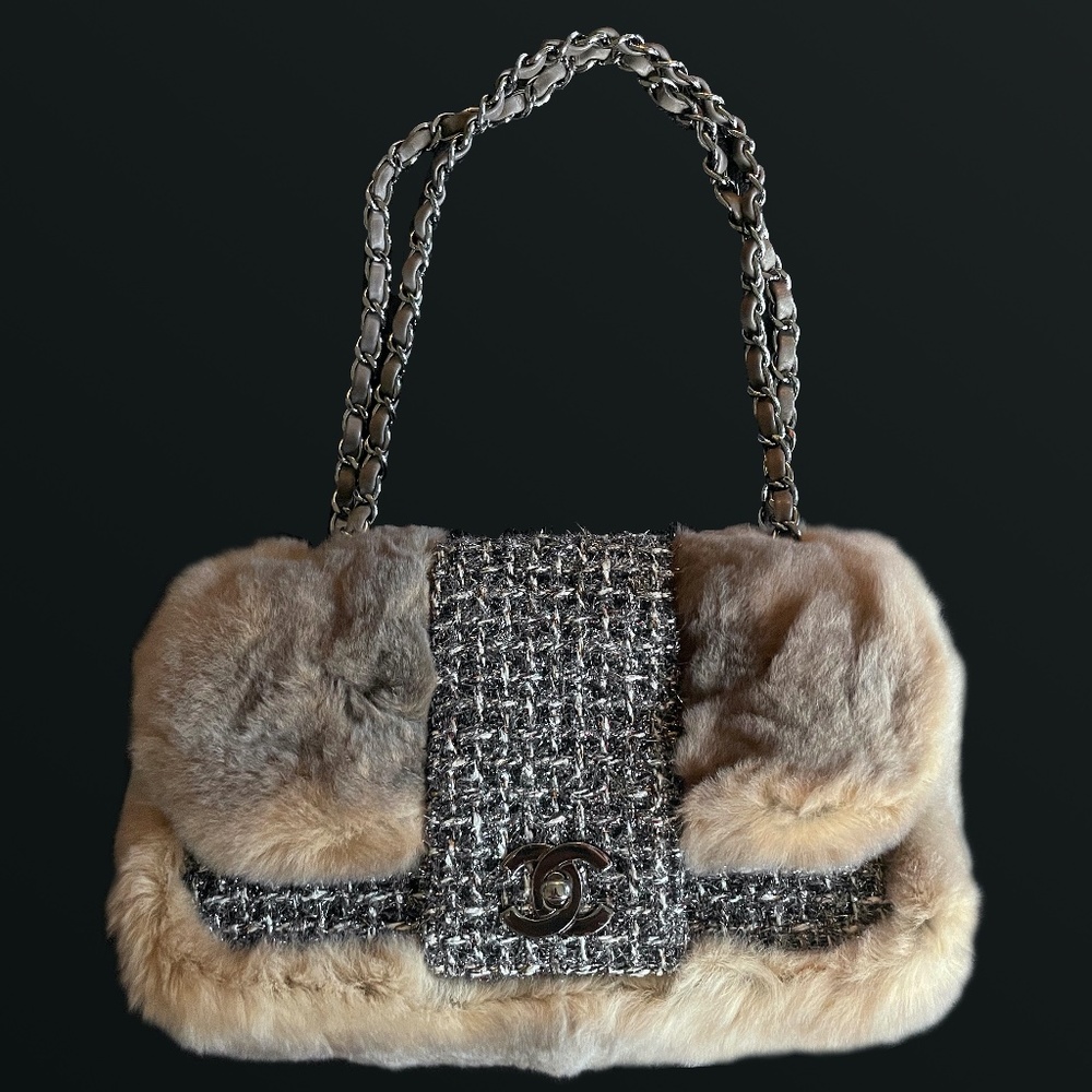 CHANEL FUR TWEED CLASSIC FLAP